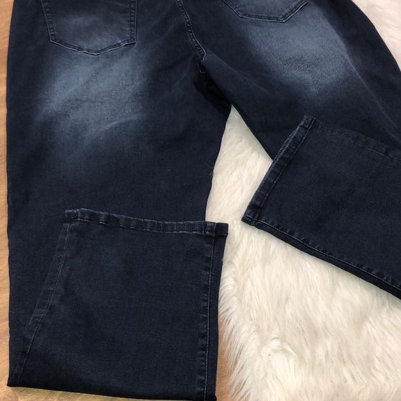 Tahari plus size waist 42 dark wash blue jeans - Picture 9 of 9